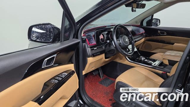 Kia Carnival 2020 — фото 10 из 20