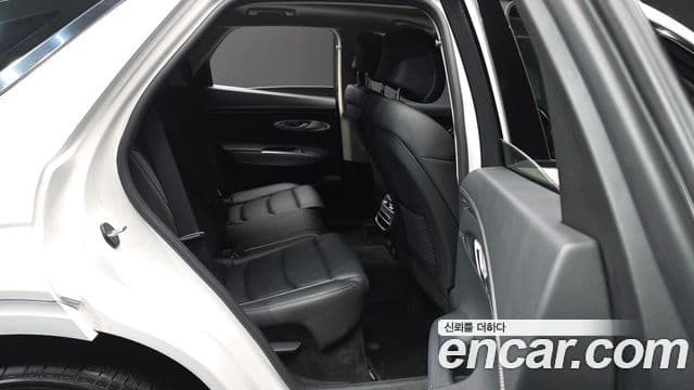Genesis GV70 2022 — фото 12 из 20