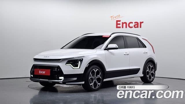 Kia Niro 2023 — Фото 10/20