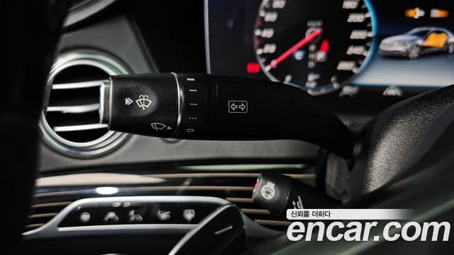 Mercedes-Benz S-Class 2020 — Photo 31/36