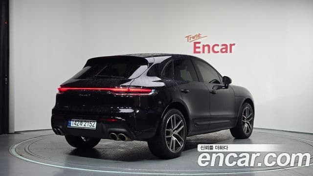 Porsche Macan 2023 — фото 2 из 20