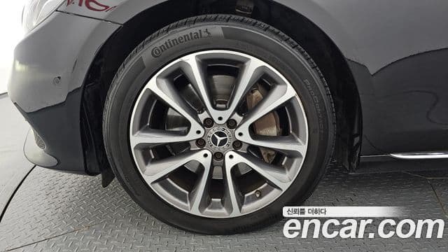 Mercedes-Benz E-Class 2018 — фото 5 из 20
