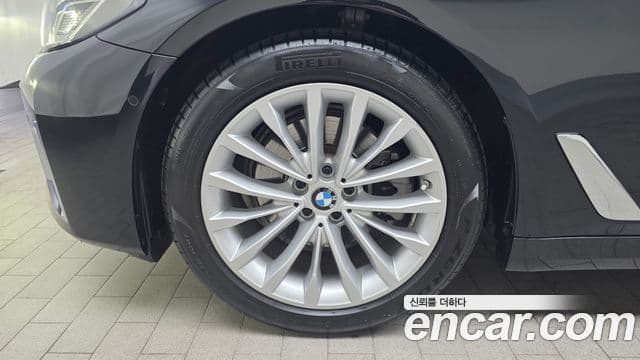 BMW 5 Series 2023 — фото 5 из 20