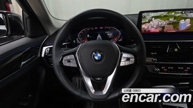 BMW 5 Series 2023 — фото 14 из 20