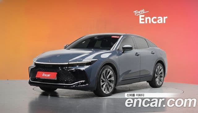 Toyota Crown Crossover 2025 — фото 1 из 20