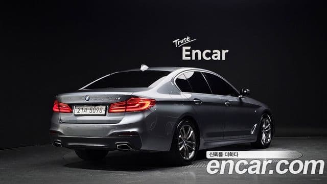 BMW 5 Series 2019 — фото 2 из 20