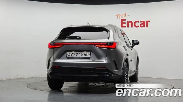 Lexus NX450h+ 2023 — ფოტო 4/20