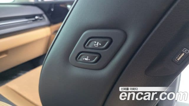 Kia Carnival 2021 — фото 17 из 20