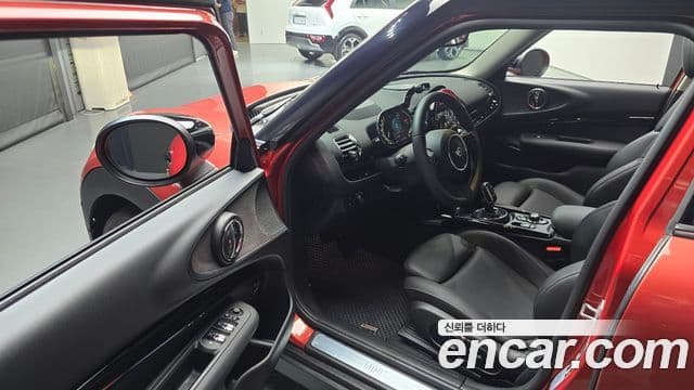 Mini Cooper Clubman 2022 — Фото 10/20