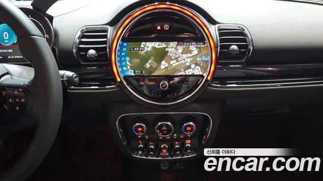 Mini Cooper Clubman 2022 — Фото 19/20