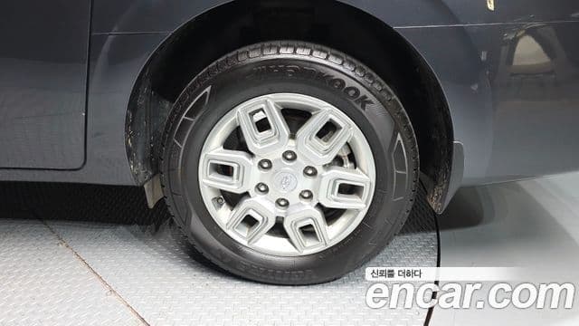 Hyundai Staria 2023 — Photo 5/32