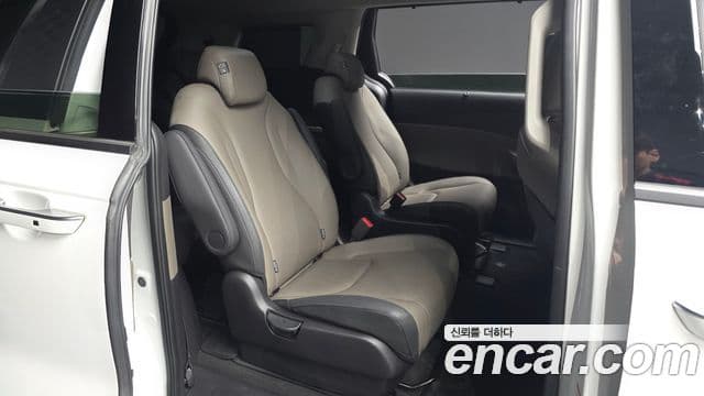 Kia Carnival 2024 — фото 11 из 20