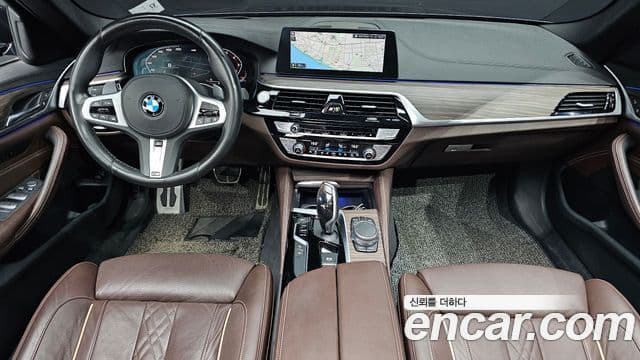 BMW 5 Series 2019 — фото 7 из 20