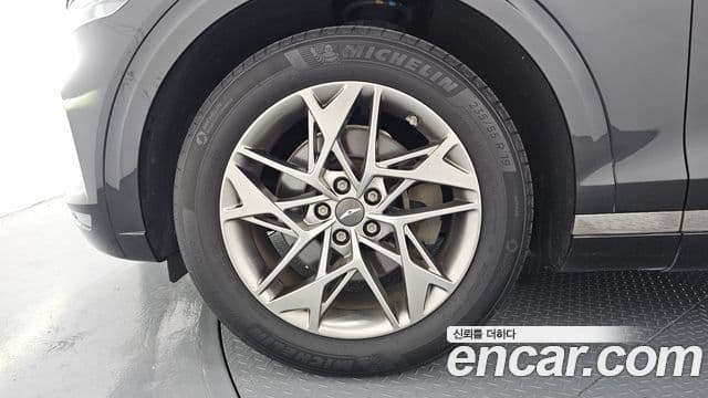 Genesis GV70 2021 — ფოტო 5/20