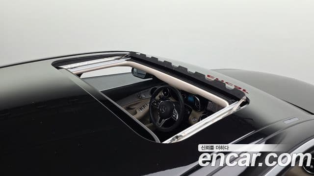 Mercedes-Benz C-Class 2020 — ფოტო 19/20