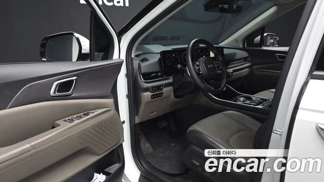 Kia Carnival 2024 — фото 10 из 20
