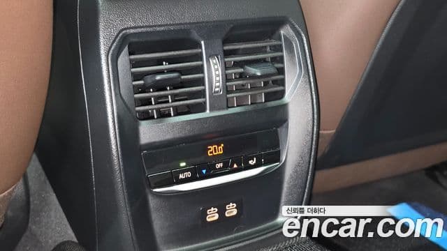 BMW 3 Series 2025 — фото 12 из 19