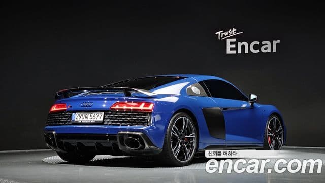 Audi R8 2021 — ფოტო 2/20