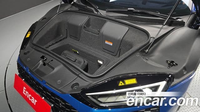 Audi R8 2021 — ფოტო 6/20