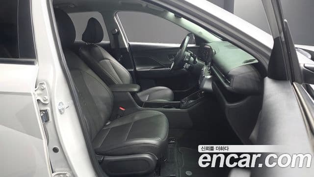 Hyundai Kona Hybrid 2023 — Photo 13/30