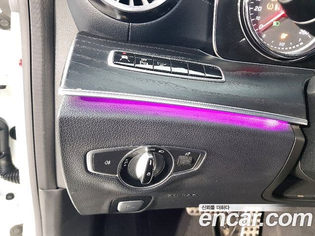 Mercedes-Benz E-Class 2018 — фото 11 из 20