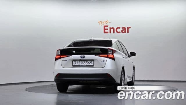 Toyota Prius 2019 — Şəkil 4/20