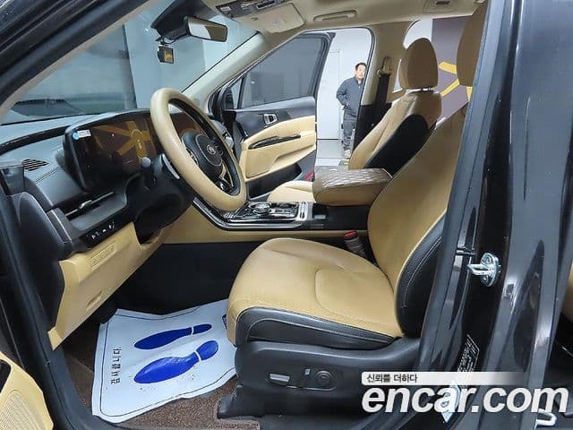 Kia Carnival 2020 — фото 7 из 20