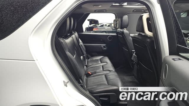 Land Rover Discovery 5 2019 — фото 11 из 20
