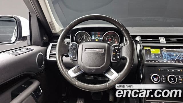 Land Rover Discovery 5 2019 — фото 12 из 20