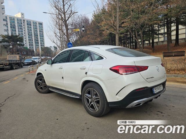 Mercedes-Benz GLE-Class 2021 — ფოტო 4/17