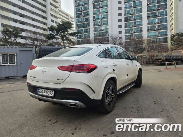 Mercedes-Benz GLE-Class 2021 — ფოტო 6/17