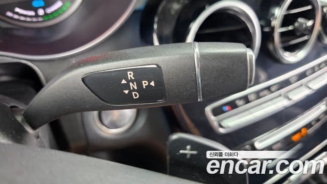 Mercedes-Benz GLC-Class 2019 — Şəkil 8/20
