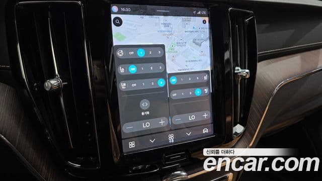 Volvo XC60 2022 — Şəkil 17/20