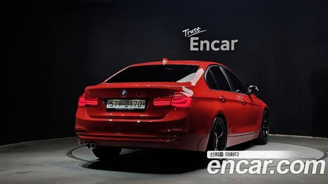 BMW 3 Series 2018 — ფოტო 4/20