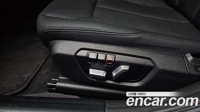 BMW 3 Series 2018 — ფოტო 19/20