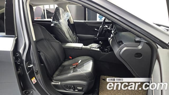 Lexus ES300h 2019 — Şəkil 11/20