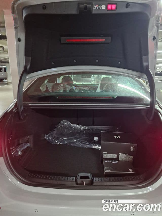Mercedes-Benz E-Class 2026 — Şəkil 10/10