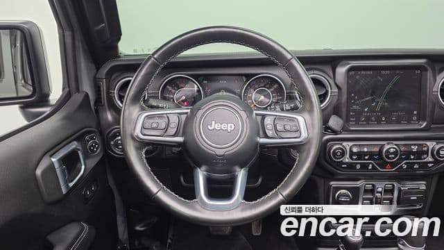 Jeep Wrangler 2023 — ფოტო 14/20