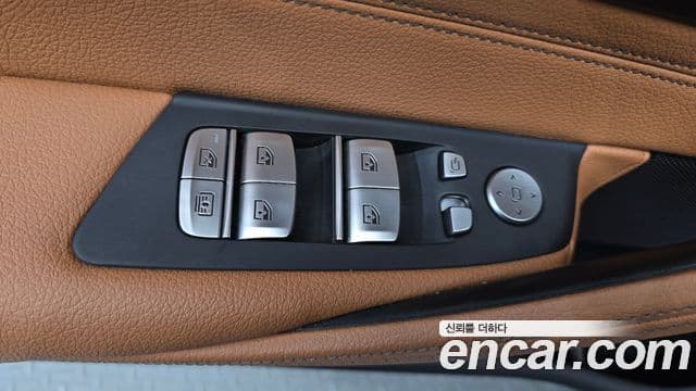 BMW 5 Series 2023 — Фото 18/20