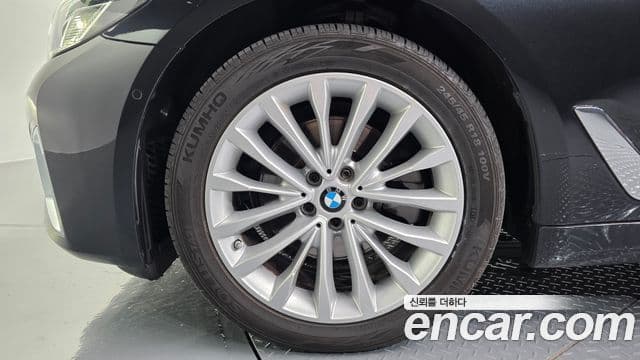 BMW 5 Series 2023 — фото 5 из 20
