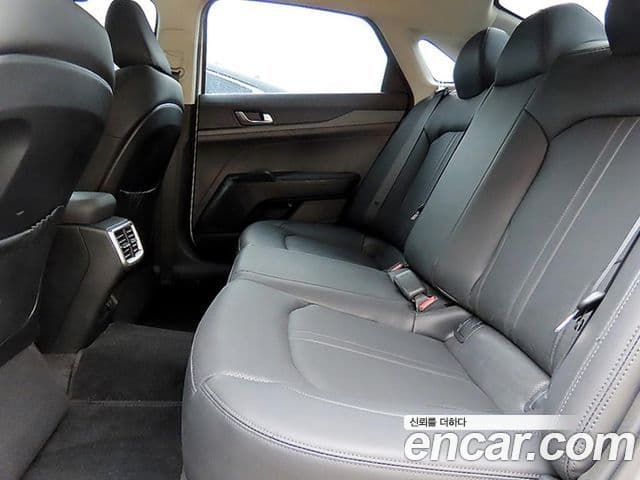Kia K5 2023 — ფოტო 5/20