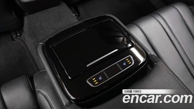 Genesis Electrified G80 2021 — ფოტო 18/20