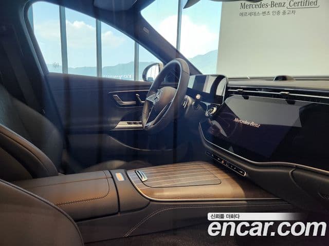 Mercedes-Benz E-Class 2025 — Фото 18/20