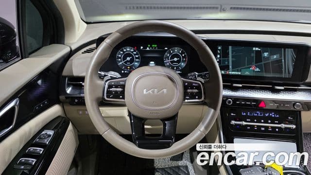 Kia Carnival 2023 — фото 14 из 20
