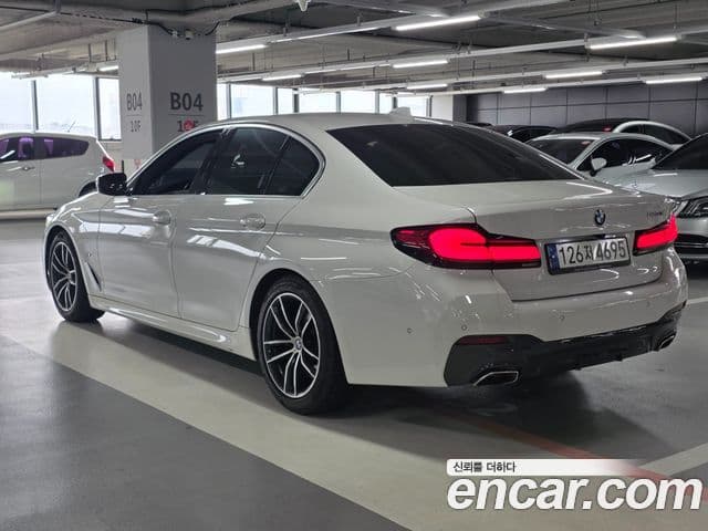 BMW 5 Series 2021 — фото 2 из 20
