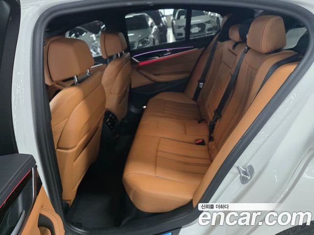 BMW 5 Series 2021 — ფოტო 18/20