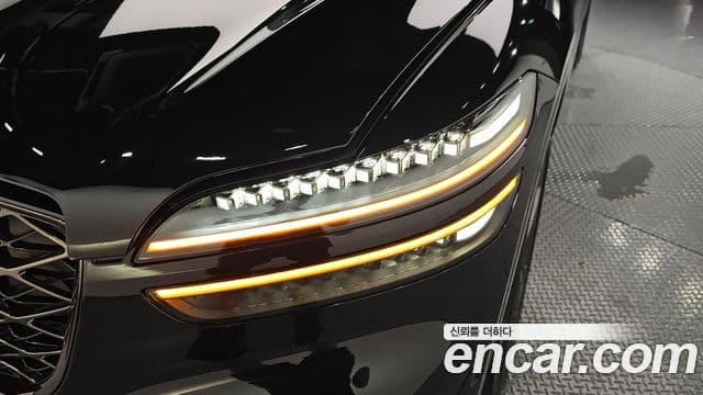 Genesis GV70 2024 — Photo 27/33