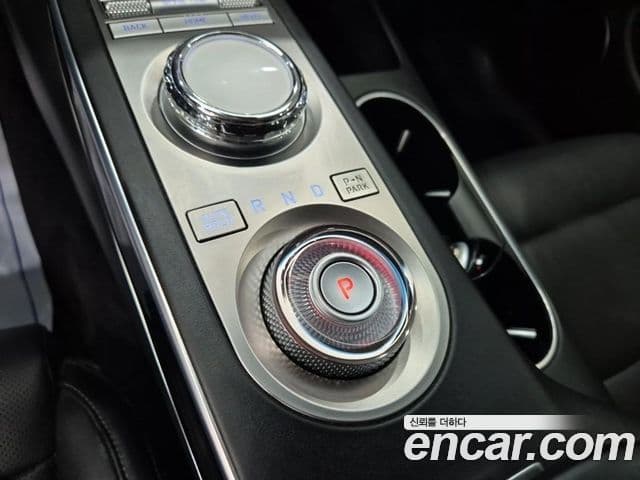 Genesis GV70 2021 — фото 12 из 19