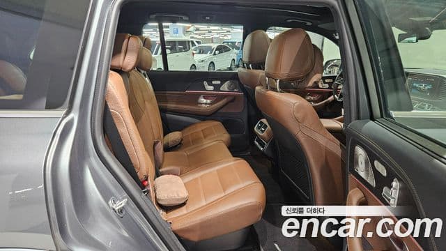 Mercedes-Benz GLS-Class 2025 — Photo 10/20