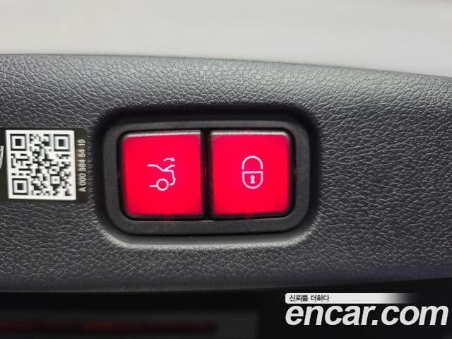 Mercedes-Benz E-Class 2025 — ფოტო 16/20